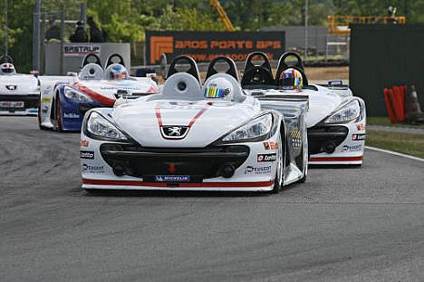 Ronny Wechselberger foran teamkollega Mike Mathiesen.